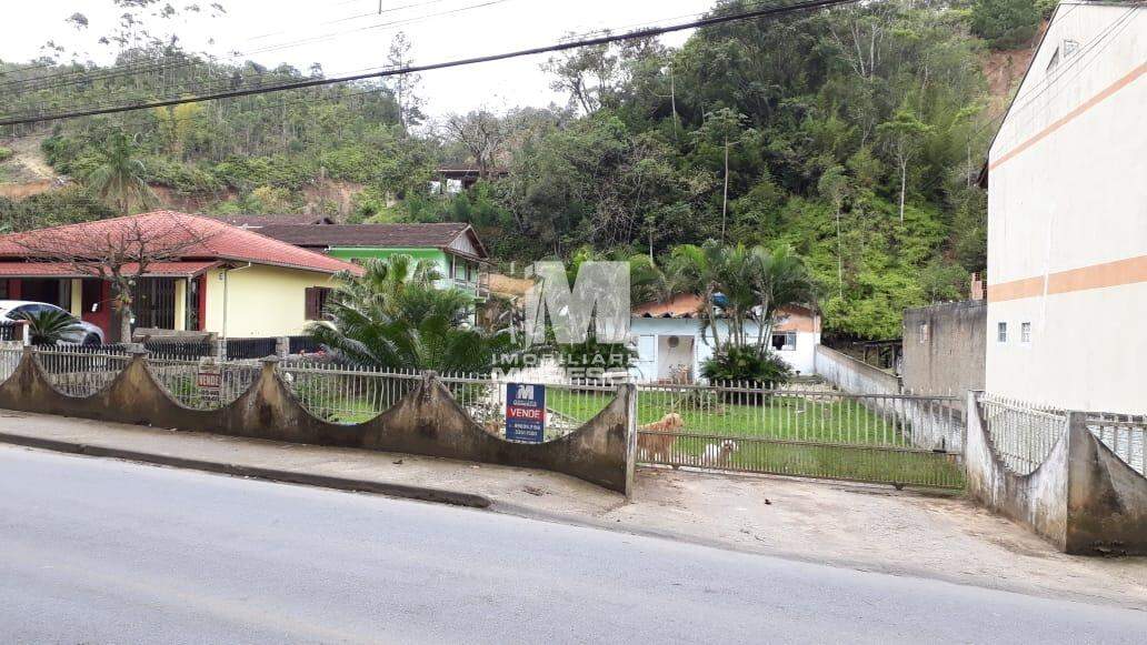 Casa à venda no bairro Poço Fundo: